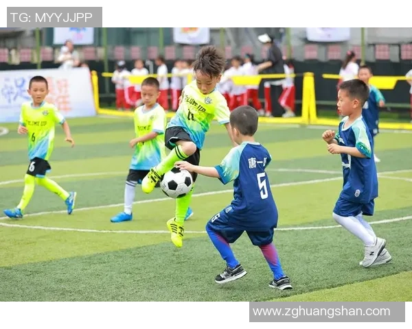 巴尔韦德球星卡足球挂件精美设计彰显足球魅力与个性风采