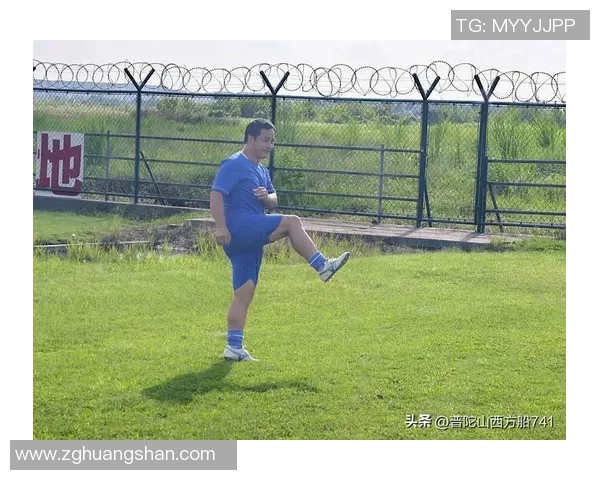 胖胖球星也能踢得好 足球场上的另类力量与技巧展示 胖胖球星也能踢得好 足球场上的另类力量与技巧展示